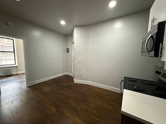 3rd image of 523 W 156th St APT 2B