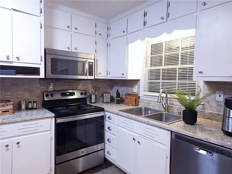 1499 Hammack Dr — Photo 22
