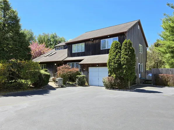 220 Bellport Avenue, Medford, NY 11763