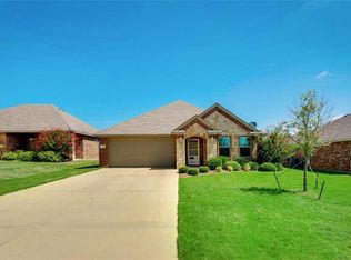 712 Spring Creek St, Cleburne, TX 76031