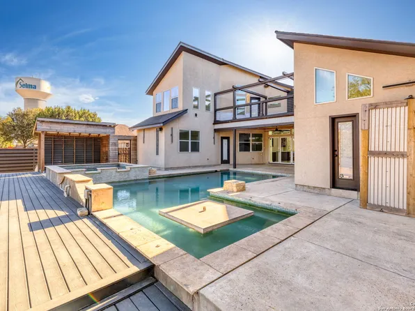 15714 Hill Ln, Selma, TX 78154