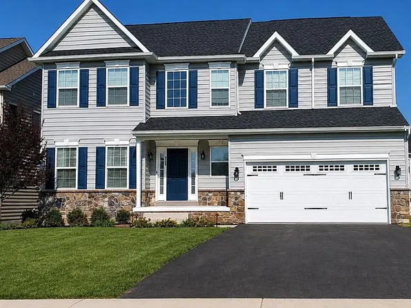 2120 Sunnyvale Dr, Pennsburg, PA 18073