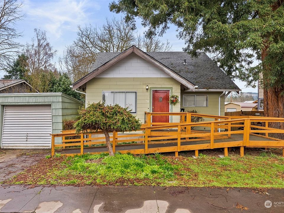 1st image of 144 Roake Avenue SE