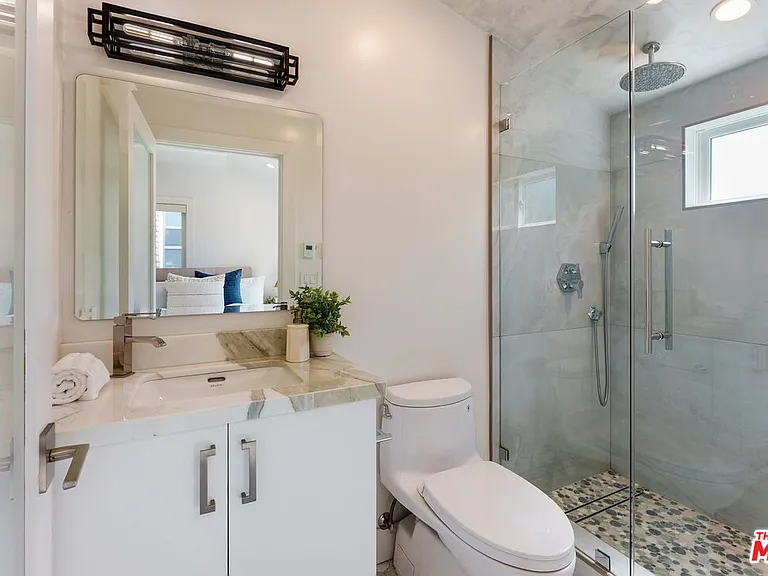 3850 Glenalbyn Dr — Photo 20