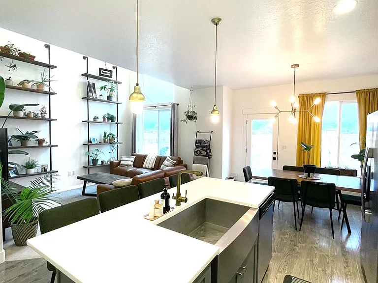 48 N 2000 W — Photo 2