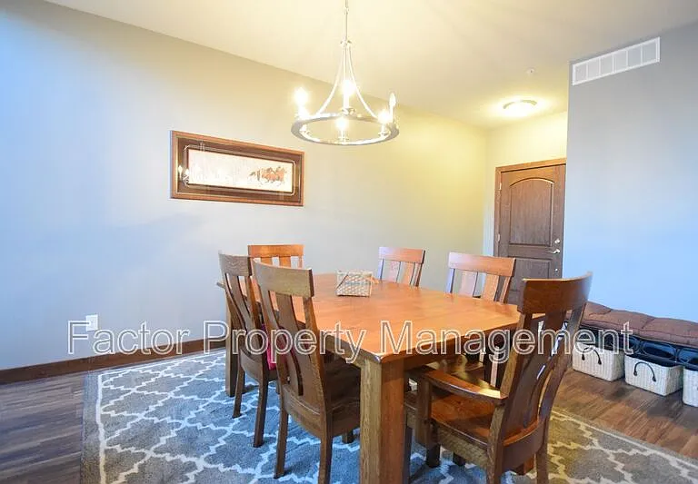 814 Pinnacle Path — Photo 8