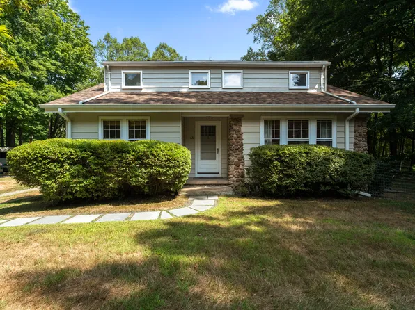 43 Newton Road, Woodbridge, CT 06525