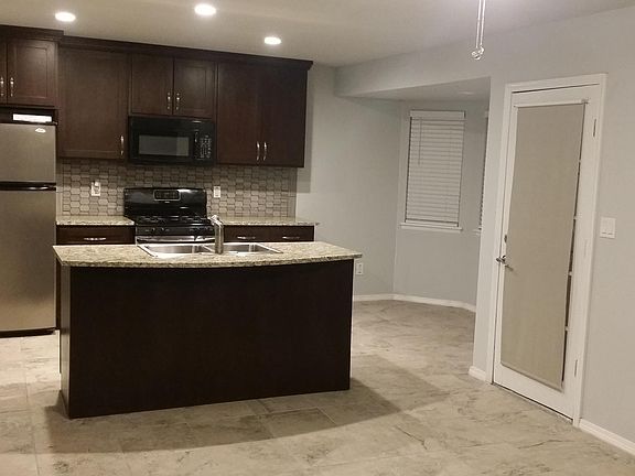 2nd image of 2704 Eads Pl
