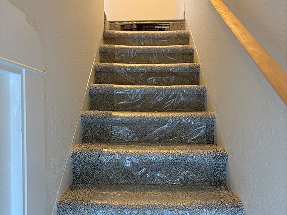 5th image of 2825 SE 17th Ave Unit 2827