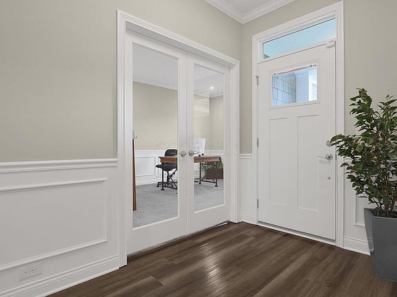 3rd image of 8411 Chesapeake Way NW