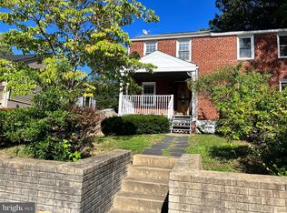 5843 Edgehill Dr, Alexandria, VA 22303