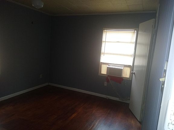 4th image of 1210 Houston Ave