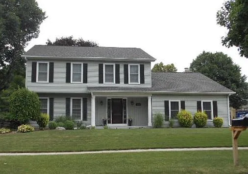 2245 Clover Ln photo 1