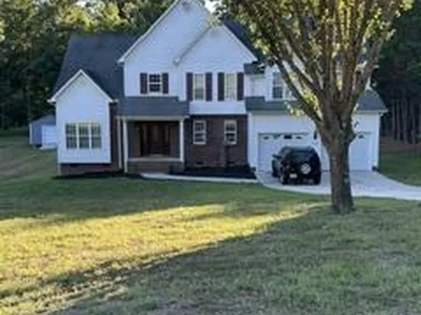 423 Trenton Ln, Thomasville, NC 27360
