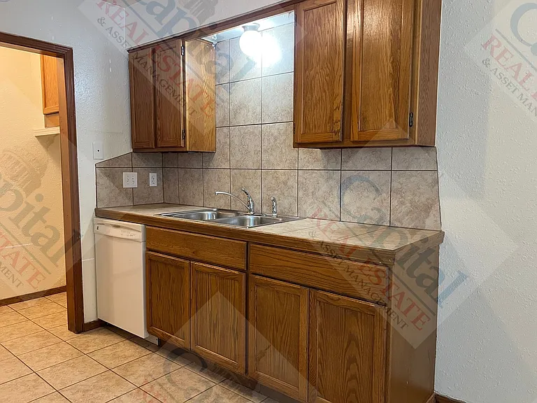 1322 Glen Oaks Ct — Photo 9