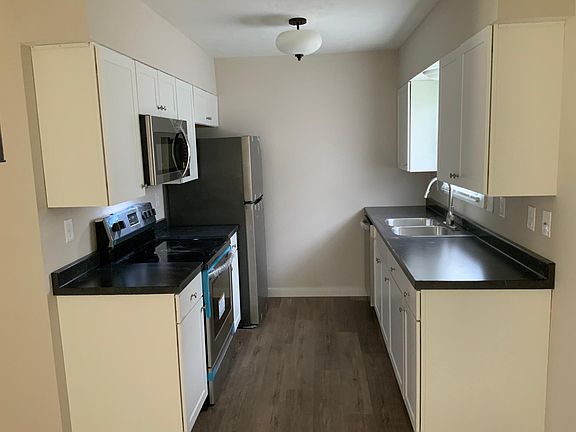 3rd image of 215 W Miami St