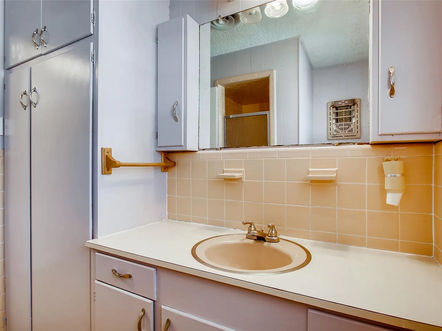 3 bed, 2.0 bath, 1510 sqft, $1,675 — Photo 4