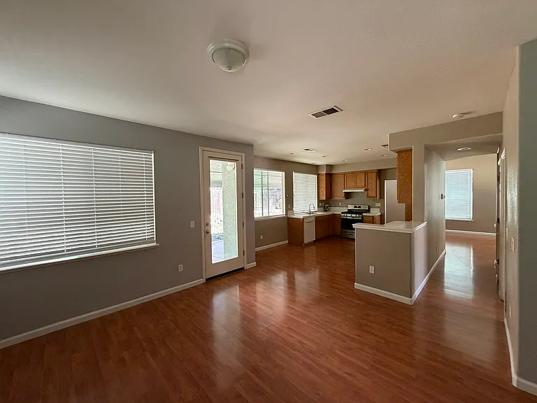 2154 Devin Ct — Photo 6