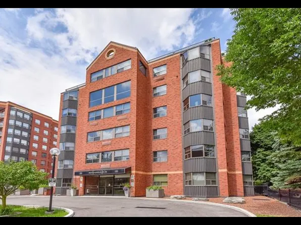 10 Ellen St E #803, Kitchener, ON N2H 6R8