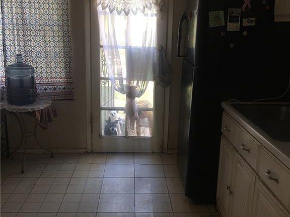 3rd image of 7533 Green Valley Pl