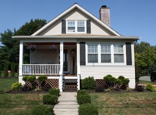 38 Peapack Rd, Far Hills, NJ 07931