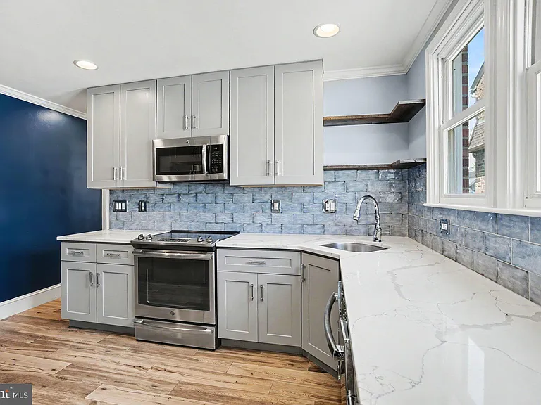 210 E 11th Ave — Photo 15