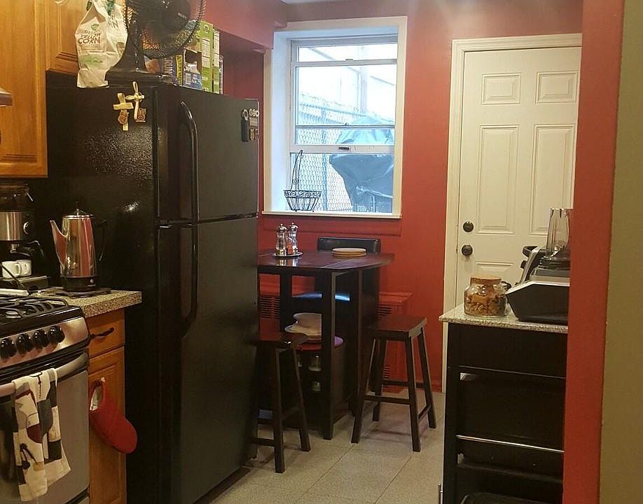 1st image of 218 Bay 13th St #1