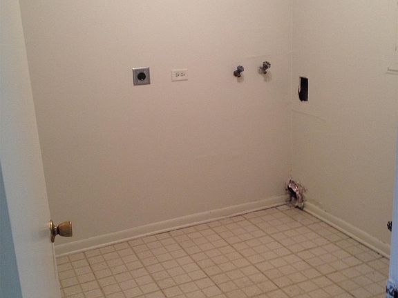 3rd image of 499 E End Ave