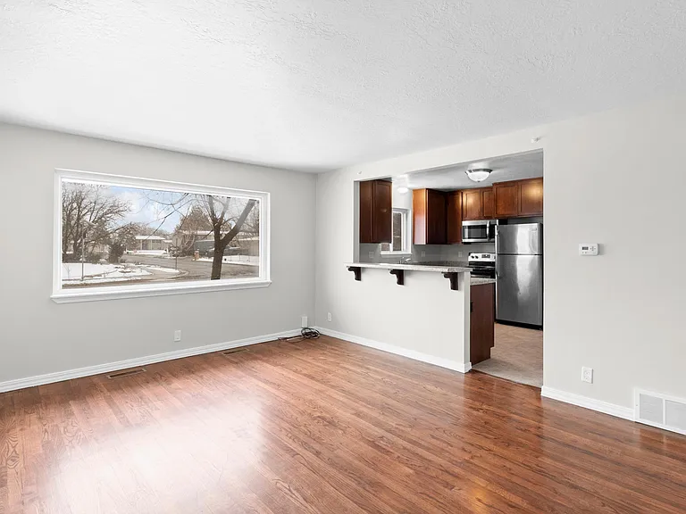 4264 S 1100 E — Photo 3