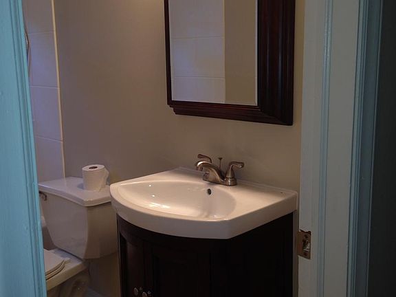 4th image of 4625 Mercier St