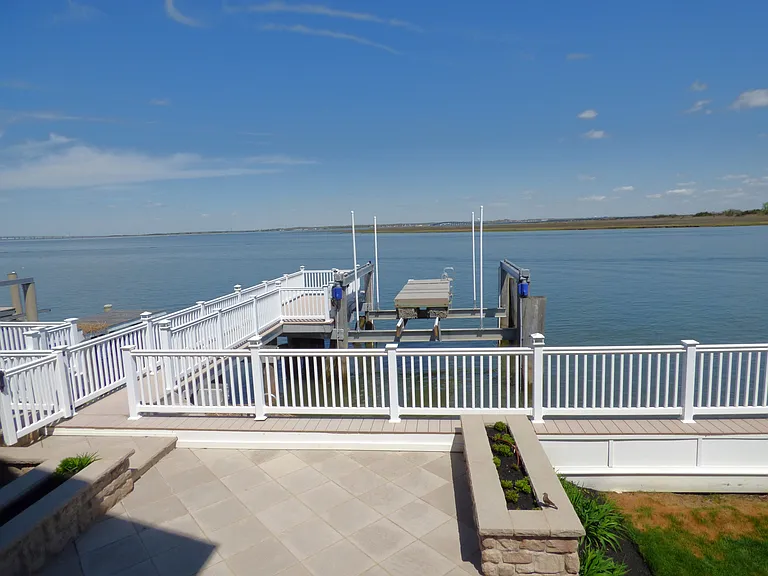 1340 Pleasure Ave — Photo 46