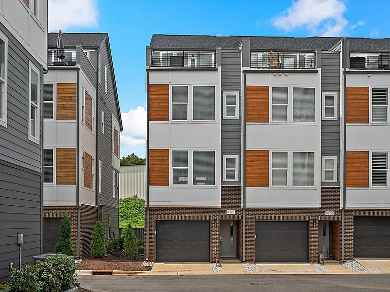 4201 Bryant Terraces Dr — Photo 2