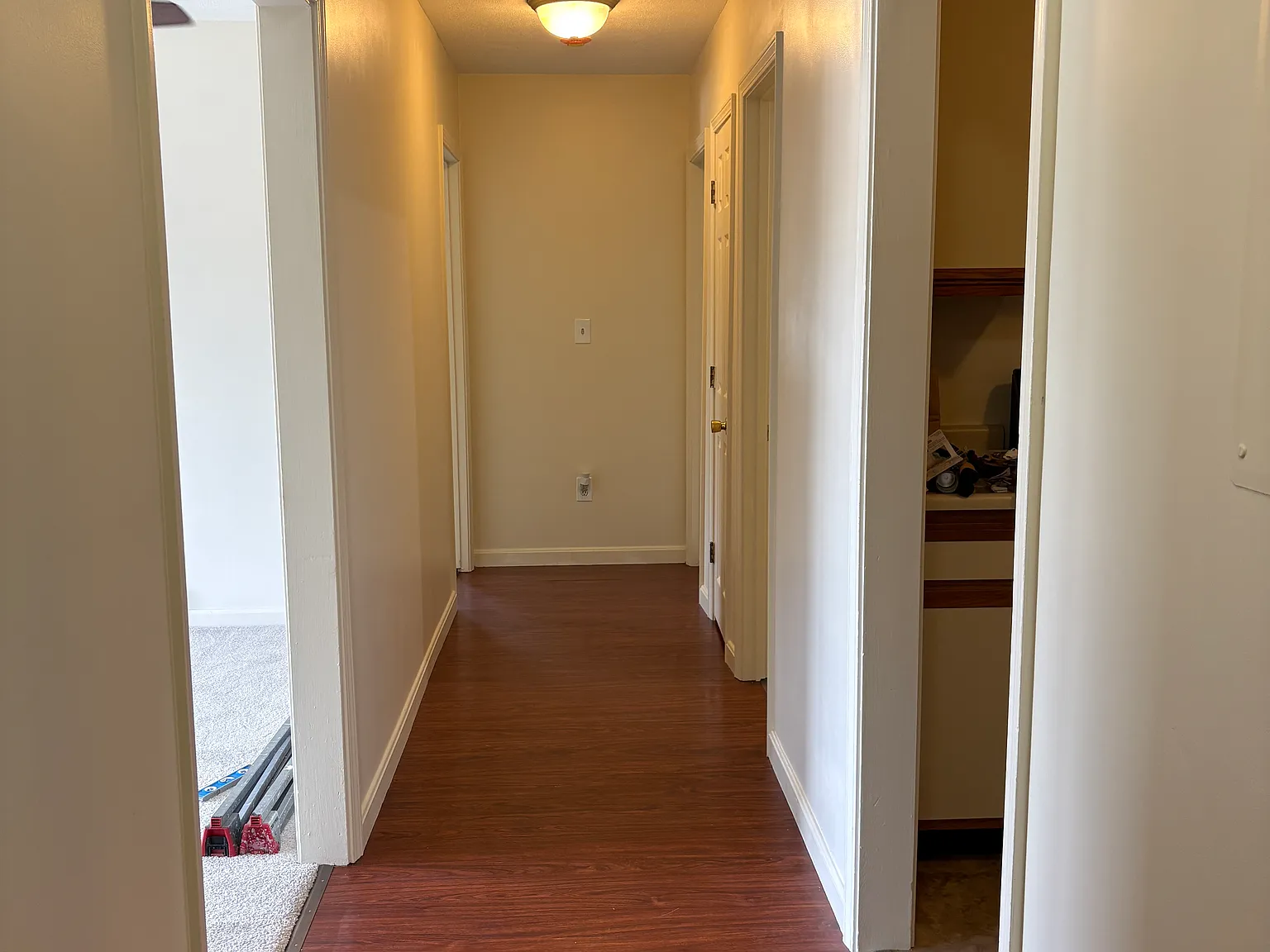 2 bed, 918 sqft, $1,950 — Photo 1