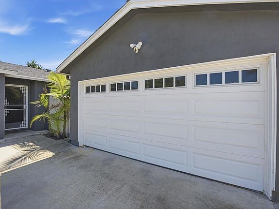 4th image of 4081 Thomas St