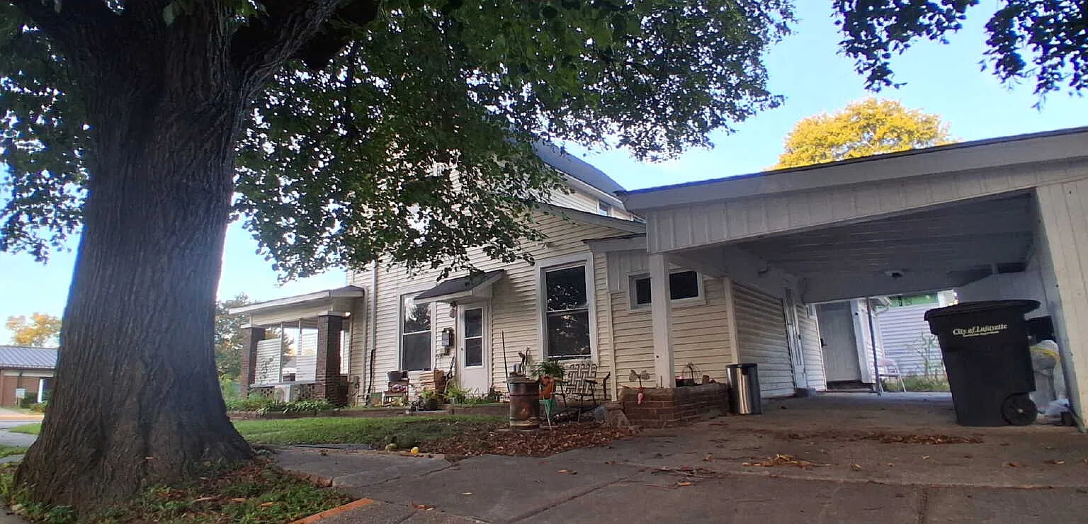1201 Elizabeth St — Photo 2