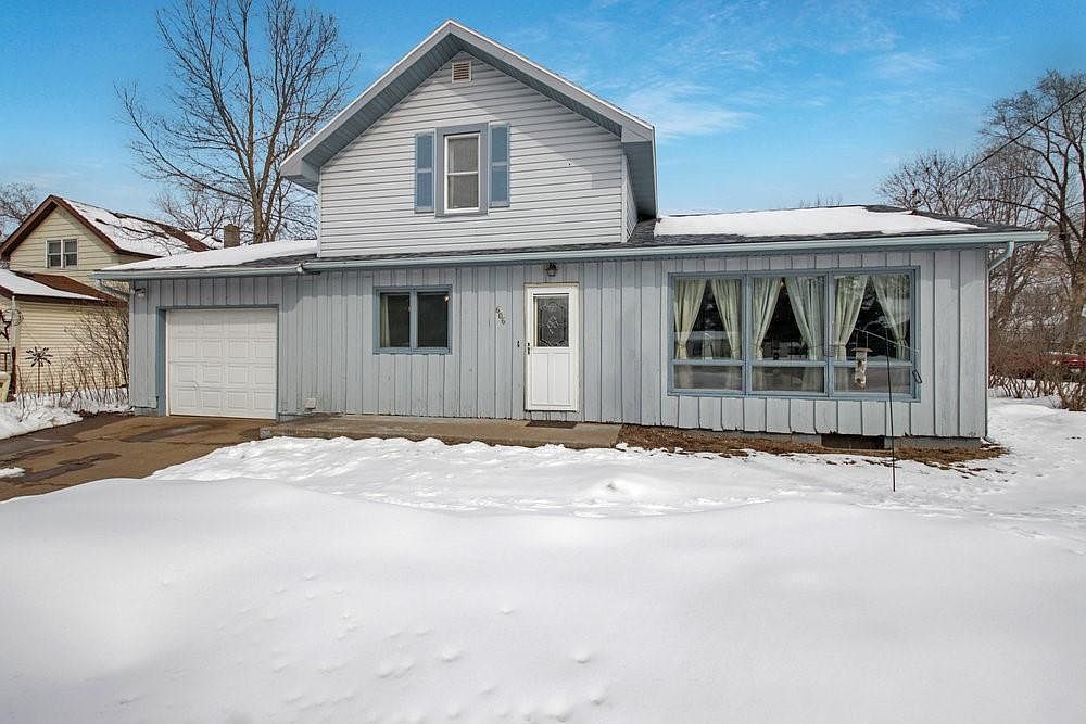 606 West Garden Street Chippewa Falls WI 54729 Zillow