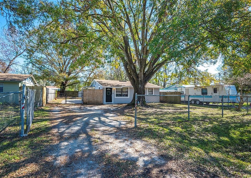 1st image of 833 WASENA AVENUE