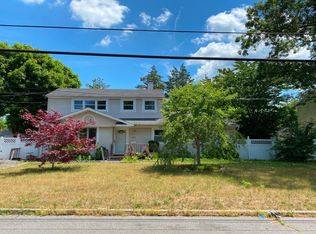 2911 Eagle Ave, Medford, NY 11763
