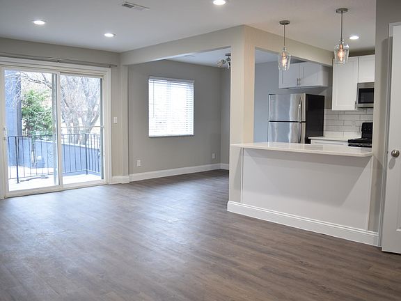 4th image of 807 W 40th St APT 4