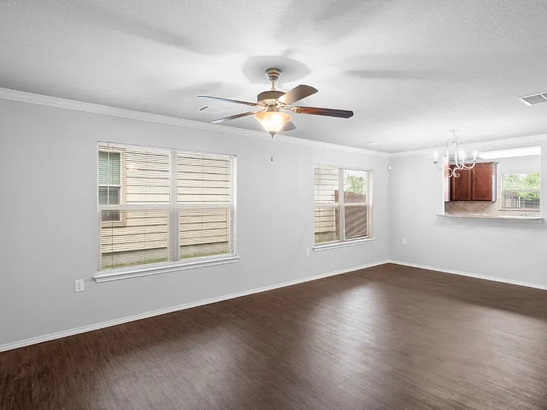 7204 Outfitter Dr — Photo 2