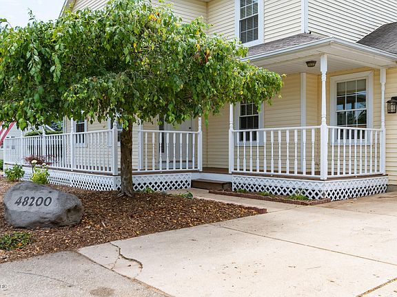 3rd image of 48200 Meadow Oak Trl