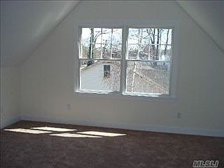 3rd image of 18 Henry St