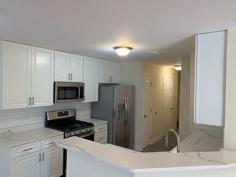 604 Knollwood Ct #604 — Photo 27