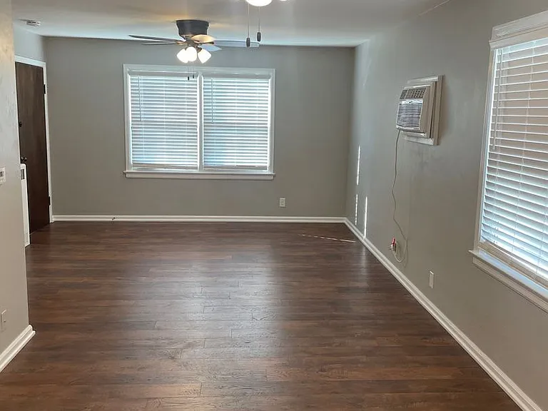 1125 Edgewater — Photo 3