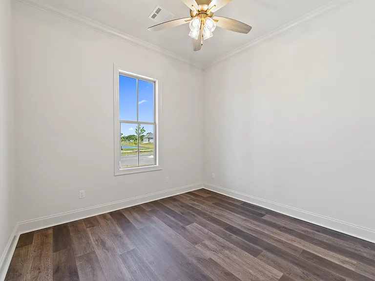 400 Villager Ave — Photo 9