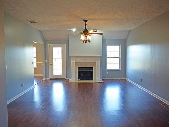 3rd image of 15244 Kingsmont Dr
