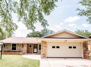 105 Hillcrest St, Sanger, TX 76266