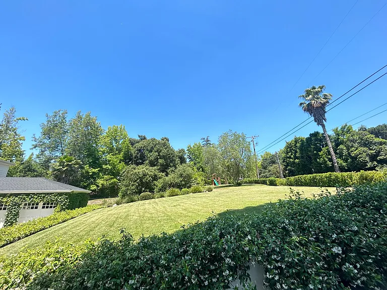 1238 Green Ln — Photo 33