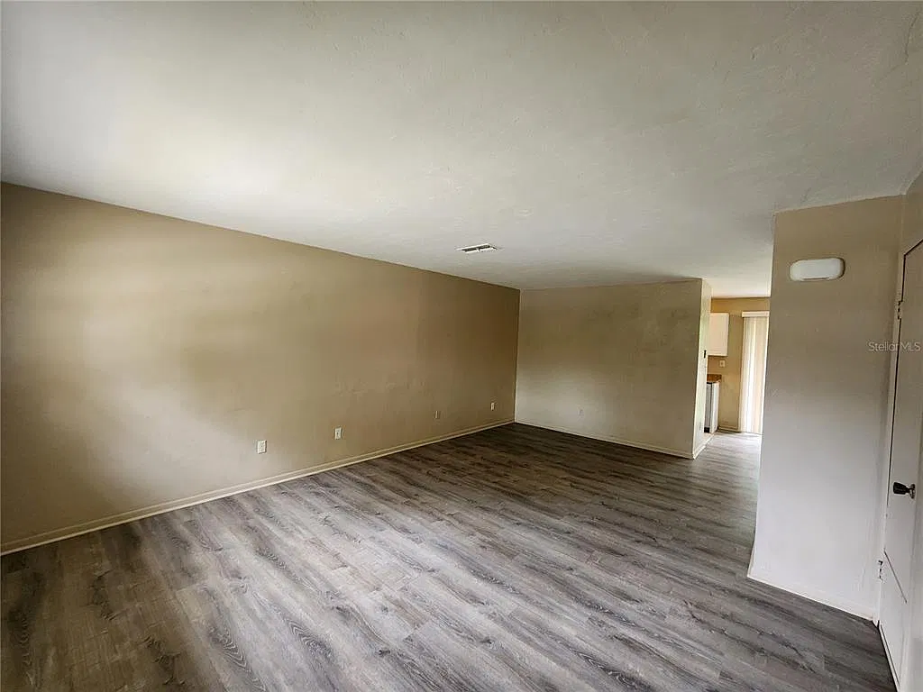 2 bed, 1.0 bath, 930 sqft, $1,000 — Photo 4