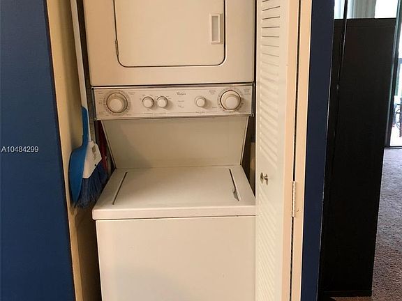 3rd image of 9884 Nob Hill Ln